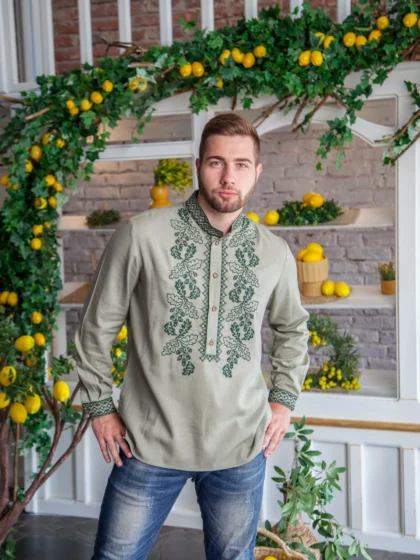 Чоловіча вишита сорочка Міць хакі з зеленим
